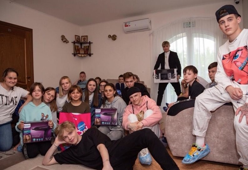 Тиктокеры из HOUSE88 посетили детский дом в Коломне