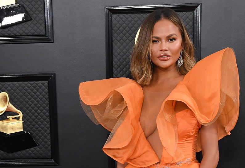 Қара әйелмен жыныстық қатынас Шедин Энн порно