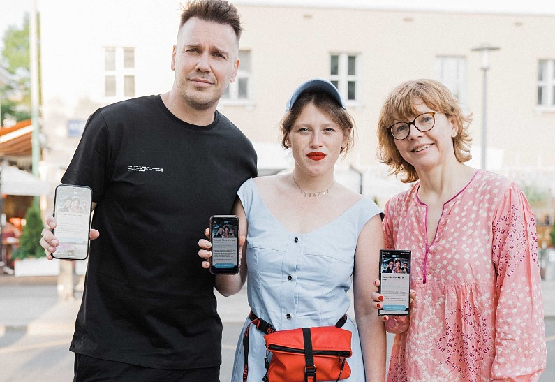 Варвара Шмыкова, Агата Муцениеце, Даня Милохин и другие отметили 2-летие Мобильного художественного театра