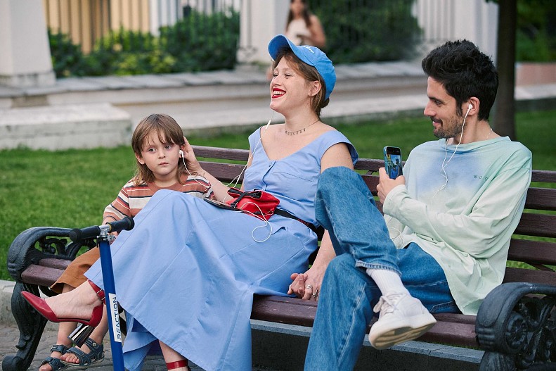 Варвара Шмыкова с сыном Корнеем и Даниил Радлов