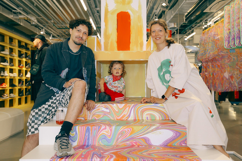 Тигран Аветисян с женой Эмилией и сыном Тео