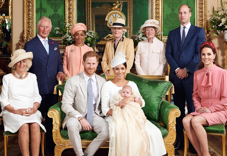 Королевская семья отреагировала на новость о рождении дочери у Меган Маркл и принца Гарри
