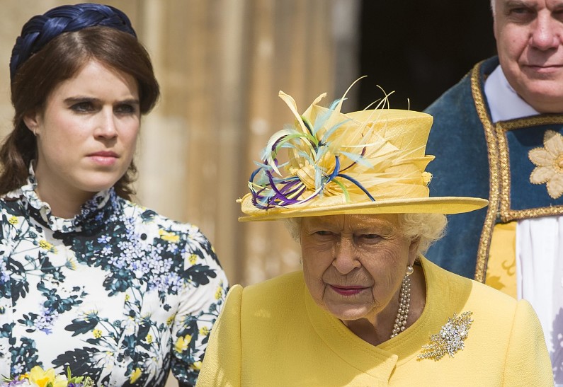 Принцесса Евгения отменила крестины сына из-за Елизаветы II