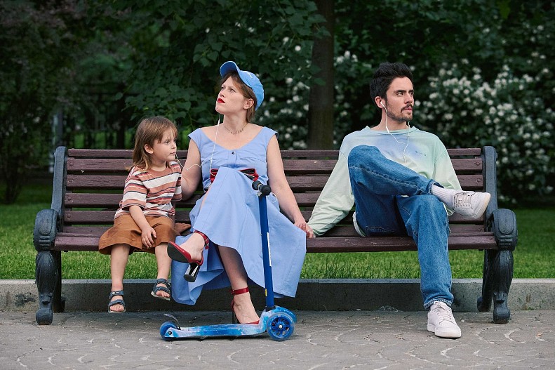 Варвара Шмыкова с сыном Корнеем и Даниил Радлов