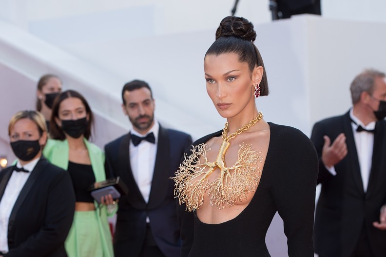 Белла Хадид (украшения Chopard)