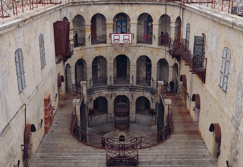 Стало известно имя нового ведущего шоу «Форт Боярд»