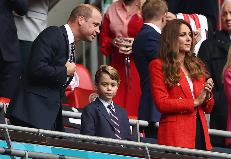 Принц Уильям и Кейт Миддлтон намерены отказаться от важной королевской традиции после травли их сына Джорджа в сети