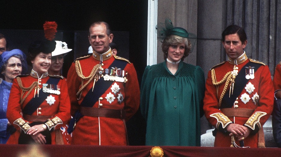  Елизавета II, принц Филипп, принцесса Диана и принц Чарльз