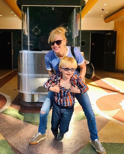 Анна Фэрис с сыном