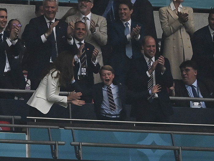 Кейт Миддлтон и принц Уильям с сыном, принцем Джорджем