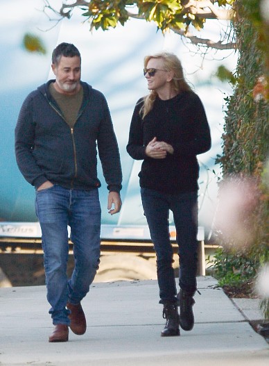 Майкл Барретт и Анна Фэрис