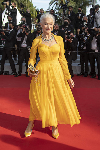 Хелен Миррен (платье Dolce & Gabbana, украшения Chopard)