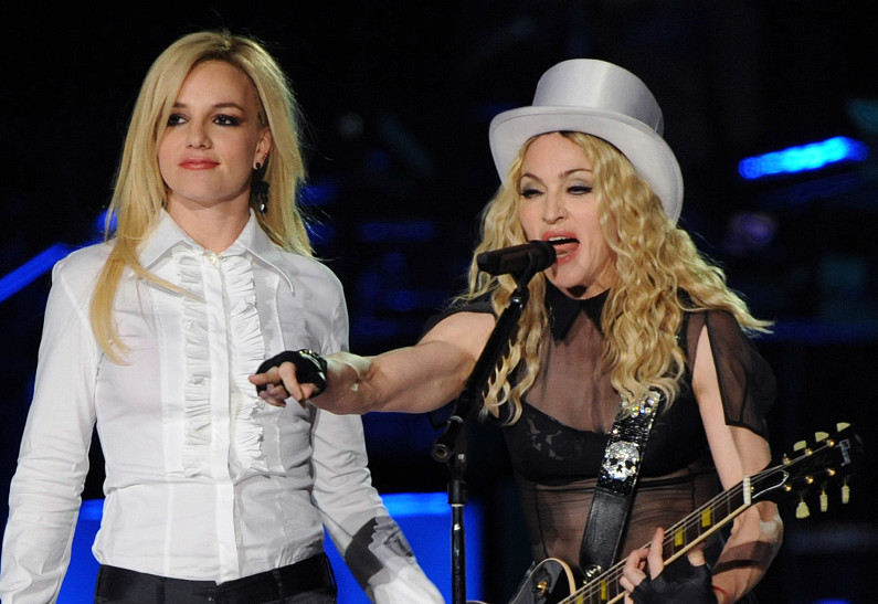 «Мы вытащим тебя из тюрьмы»: Мадонна потребовала вернуть Бритни Спирс свободу