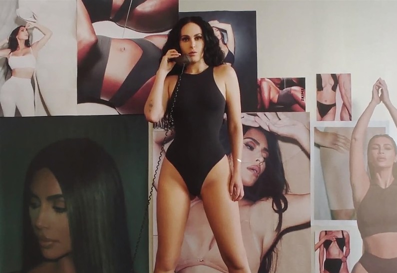 Румер Уиллис жестко ответила хейтерам, раскритиковавшим ее фигуру