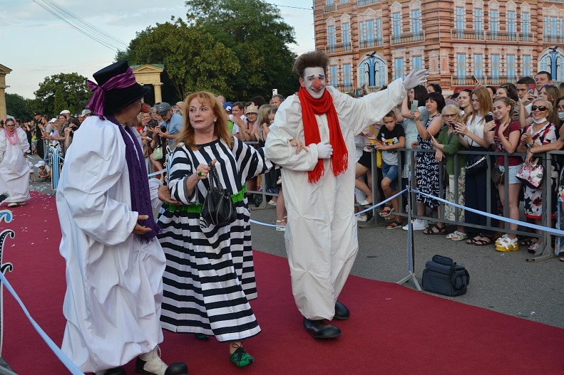 Клара Новикова