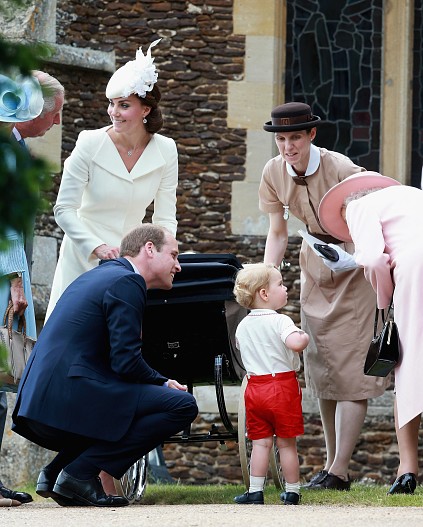 Кейт Миддлтон, принц Уильям, Елизавета II, Мария Боррало и принц Джордж
