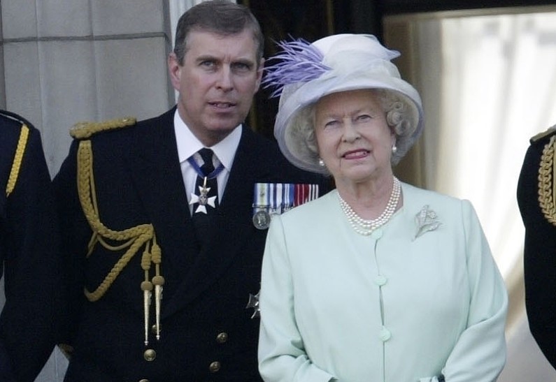 Продолжение скандала! На сына королевы Елизаветы II подали в суд по обвинению в изнасиловании несовершеннолетней девушки