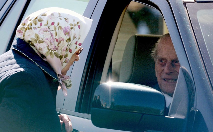 Королева Елизавета II и принц Филипп