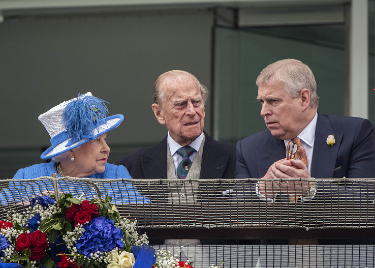 Елизавета II, принц Филипп и принц Эндрю