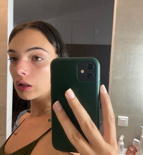 Дева Кассель