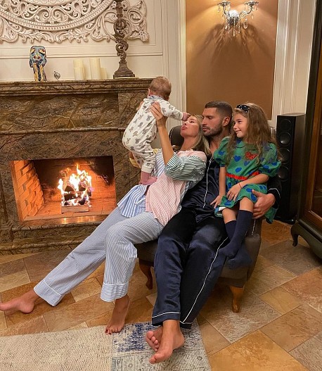 Кети Топурия с семьей