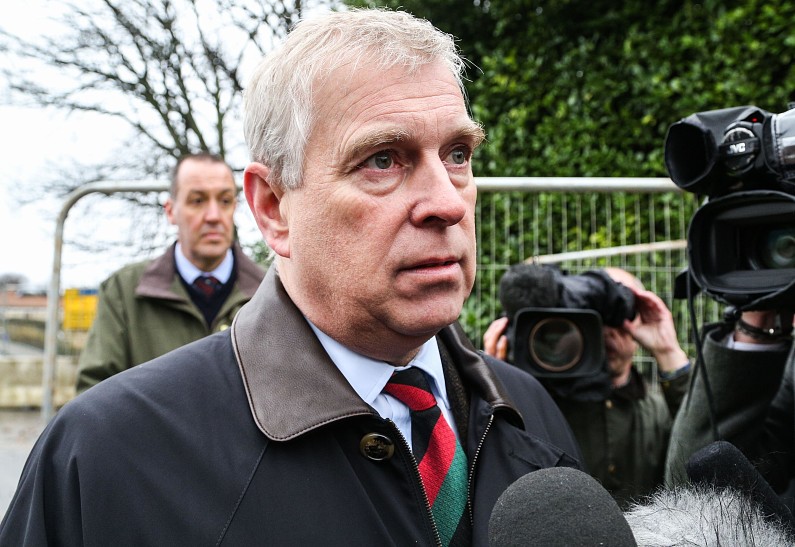 Принцу Эндрю передали документы по делу об изнасиловании несовершеннолетней