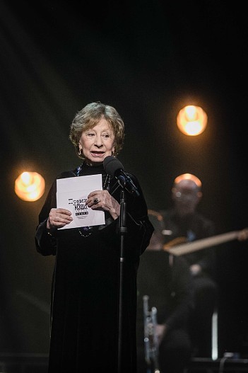 Лия Ахеджакова