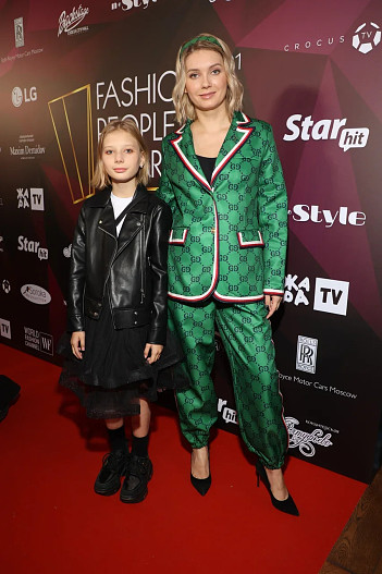 Диана Постриганева с дочкой