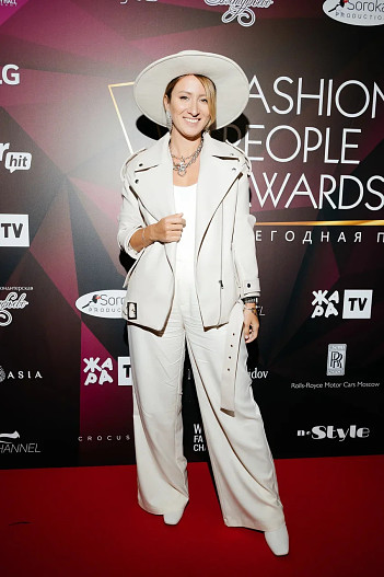 Лена Червова