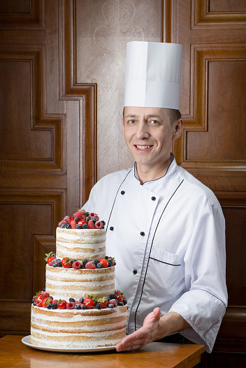 Дмитрий Шибков — шеф-кондитер Гранд Отеля Европа