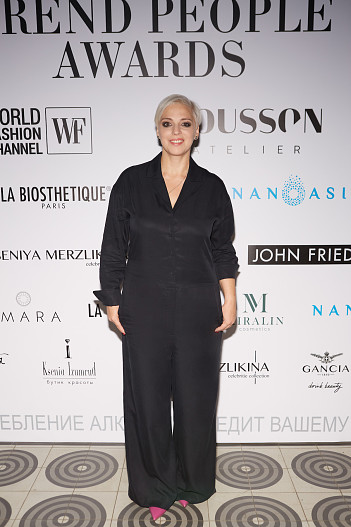 Нелли Уварова