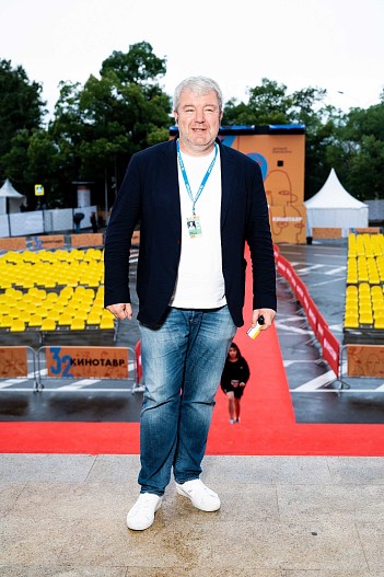 Александр Робак