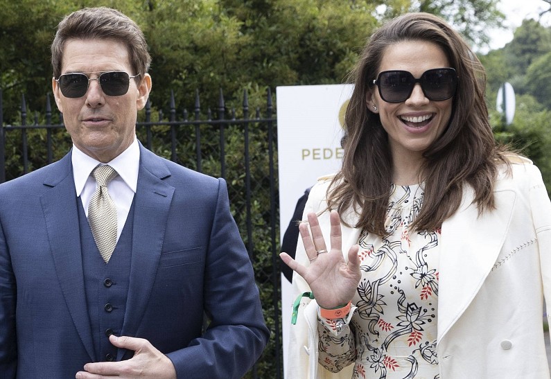 Том Круз и Хейли Этвелл разорвали отношения. Что стало причиной расставания?