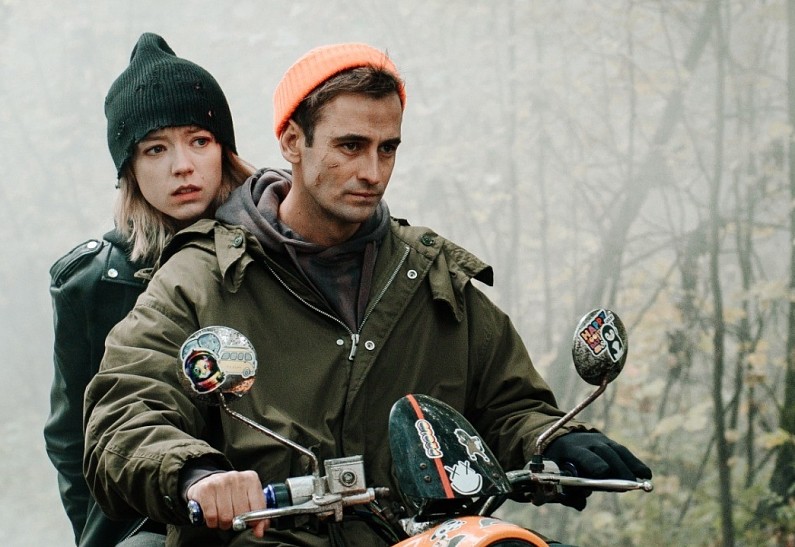 Риналь Мухаметов, Сабина Ахмедова, Артём Ткаченко и другие в сериале «Там, где цветет полынь»