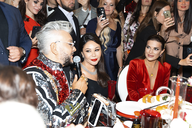 Филипп Киркоров, Юлия Корелина, Катя Гусева