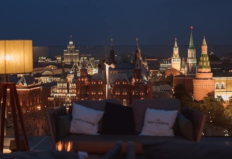 18 сентября Electric Sunset на террасе отеля The Ritz-Carlton, Moscow