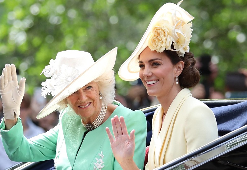 Герцогиня Камилла пришла в ярость, узнав о будущем королевском статусе Кейт Миддлтон и принца Уильяма