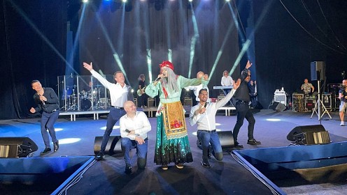 Новая участница «Хора Турецкого» и SOPRANO удивила всех на черноморских гастролях