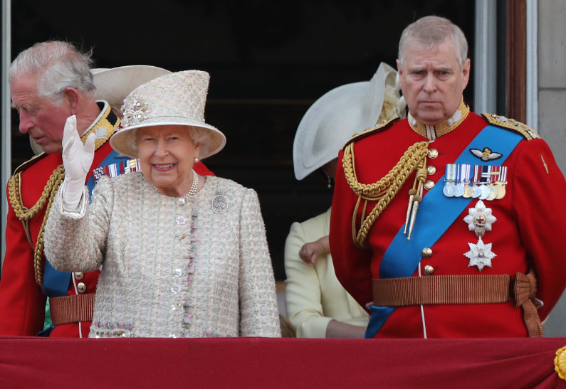 Обвиняемого в изнасиловании несовершеннолетней принца Эндрю лишили военных званий