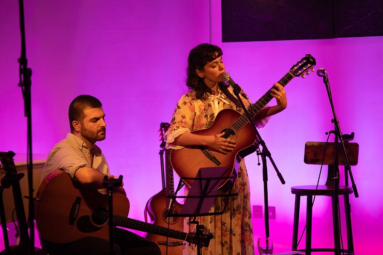 Выступление Кэти Мелуа