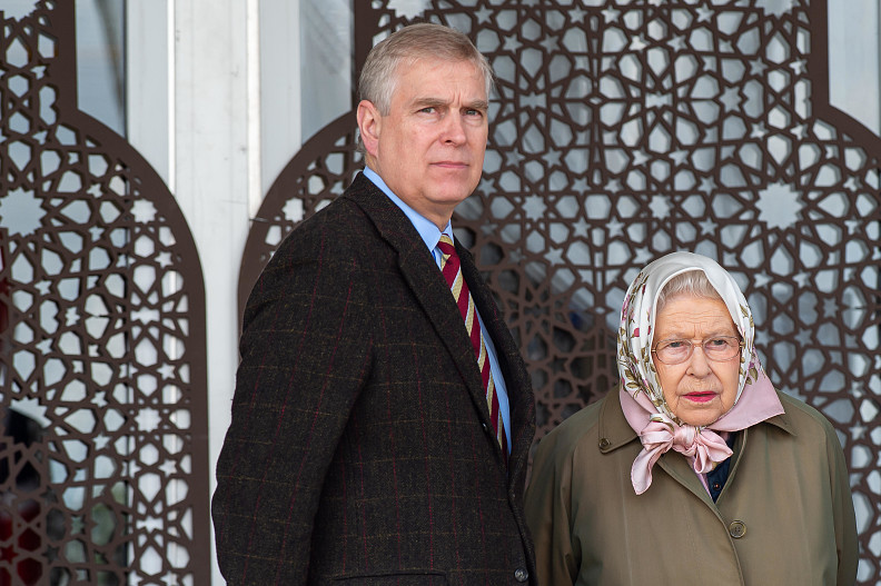 Принц Эндрю и Королева Елизавета II