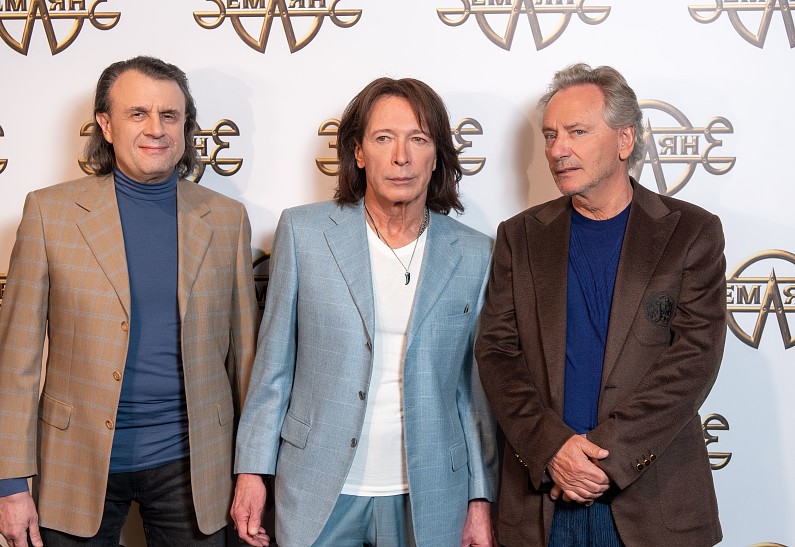 На площадке Omega Tsvetnoy Rooftop состоялся пресс-ланч с участием основателей группы «Земляне»