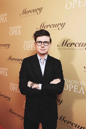 Денис Катаев (костюм Zegna, часы Chopard)