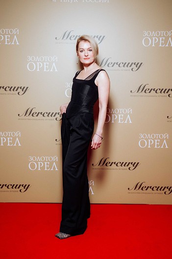 Виктория Толстоганова (украшения Mercury)