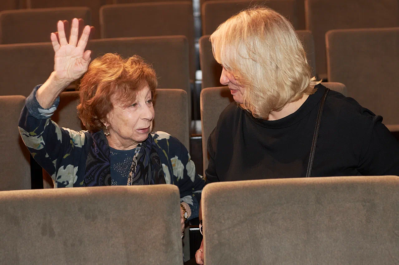 Лия Ахеджакова