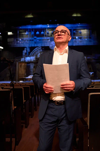 Директор театра Юрий Кравец