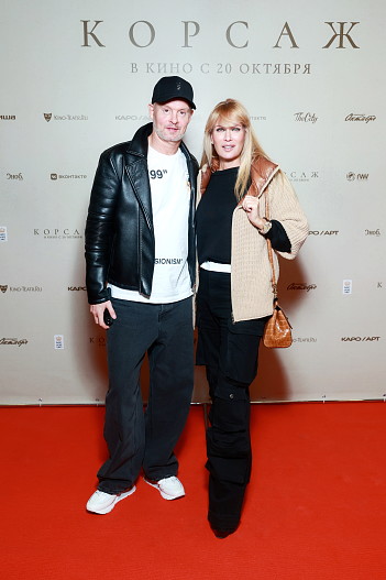 Олеся Судзиловская с супругом