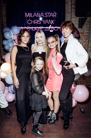Любовь Шейкина, Алена Нега с дочерью Алей, Milana Star, Наталья Бондина
