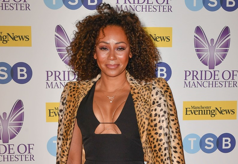 СМИ: Мелани Браун тайно обручилась со своим возлюбленным. Подробности!