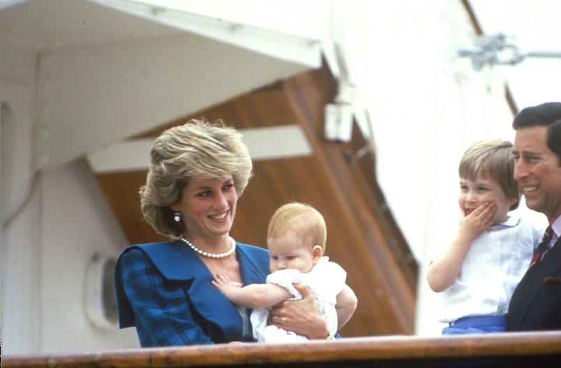 «Грубо и жестоко»: сериал «Корона» раскритиковали за воссоздание ...